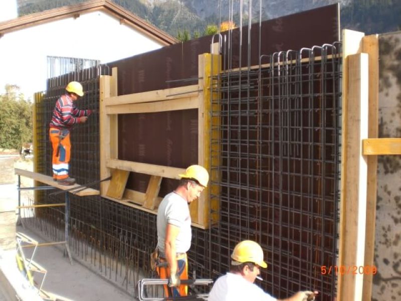 01 Dreifamilienhaus Flims Armierung Aussenwand EG West