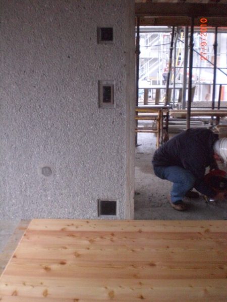 03 Ueberbauung Casa Dado Flims Gestockte Waende Mit Parkett