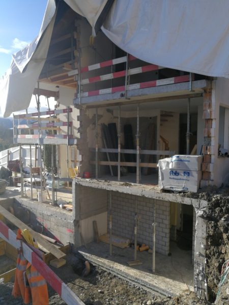 03 Umbau Ferienhausteil Flims Offene Ostfassade