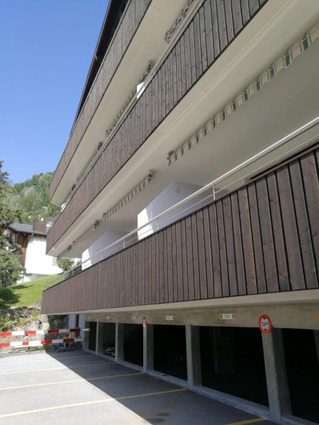04 Fassadenrenovation 3MFH Laax Haus A Suedfassade Nachher II