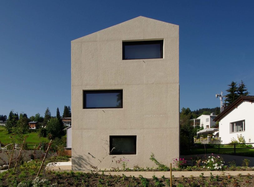 07 Dreifamilienhaus Flims Ostfassade