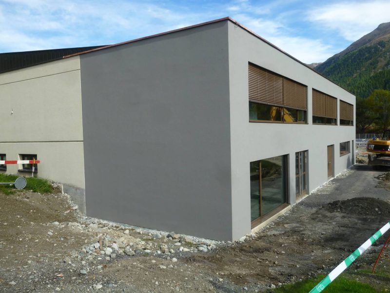 08 Um Anbau MZH Promulins Samedan Baustand Aussen